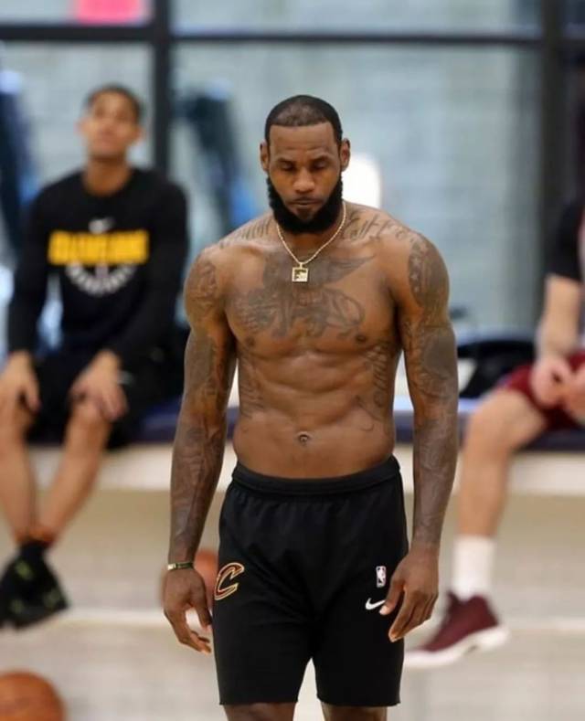 英超前瞻比分预测：利物浦VS桑德兰，柏林赫塔，热刺全部拿下！（英超前瞻及比分预判：利物浦迎战桑德兰，柏林赫塔与热刺全取三分）