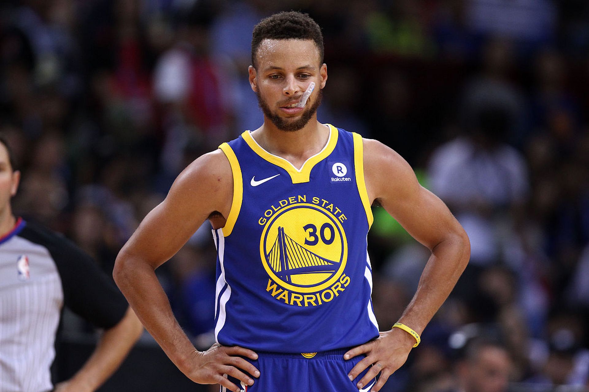 罗马诺：拜仁已经在考虑为伦纳特-卡尔再提供一份新合同（罗马诺：拜仁正考虑再次向伦纳特-卡尔递交新合同）