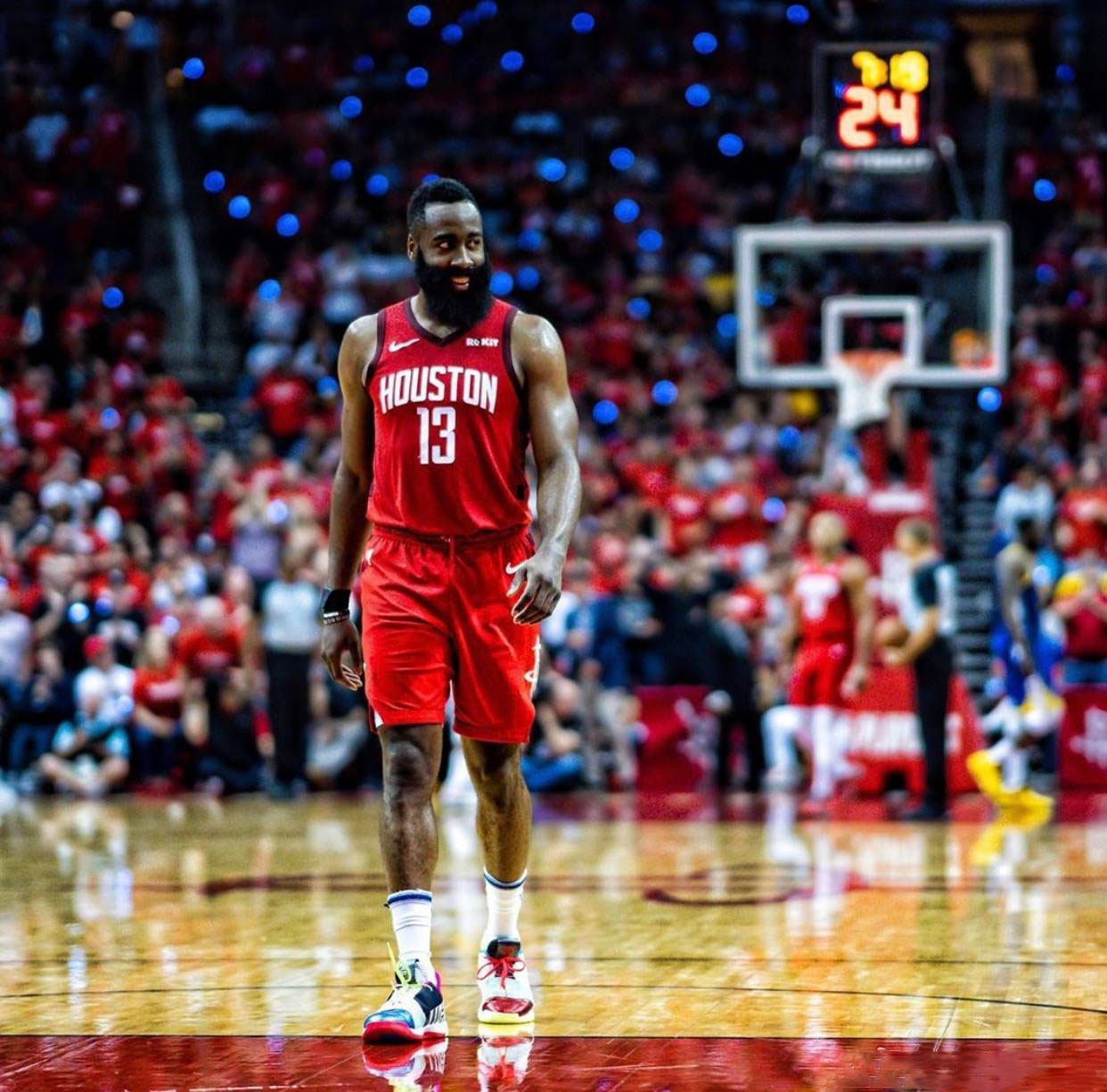 埃迪-豪：为德比战轮换？保持球员状态最好的方式是继续比赛（埃迪-豪谈德比战是否轮换：维持球员状态的最佳办法是持续出场）