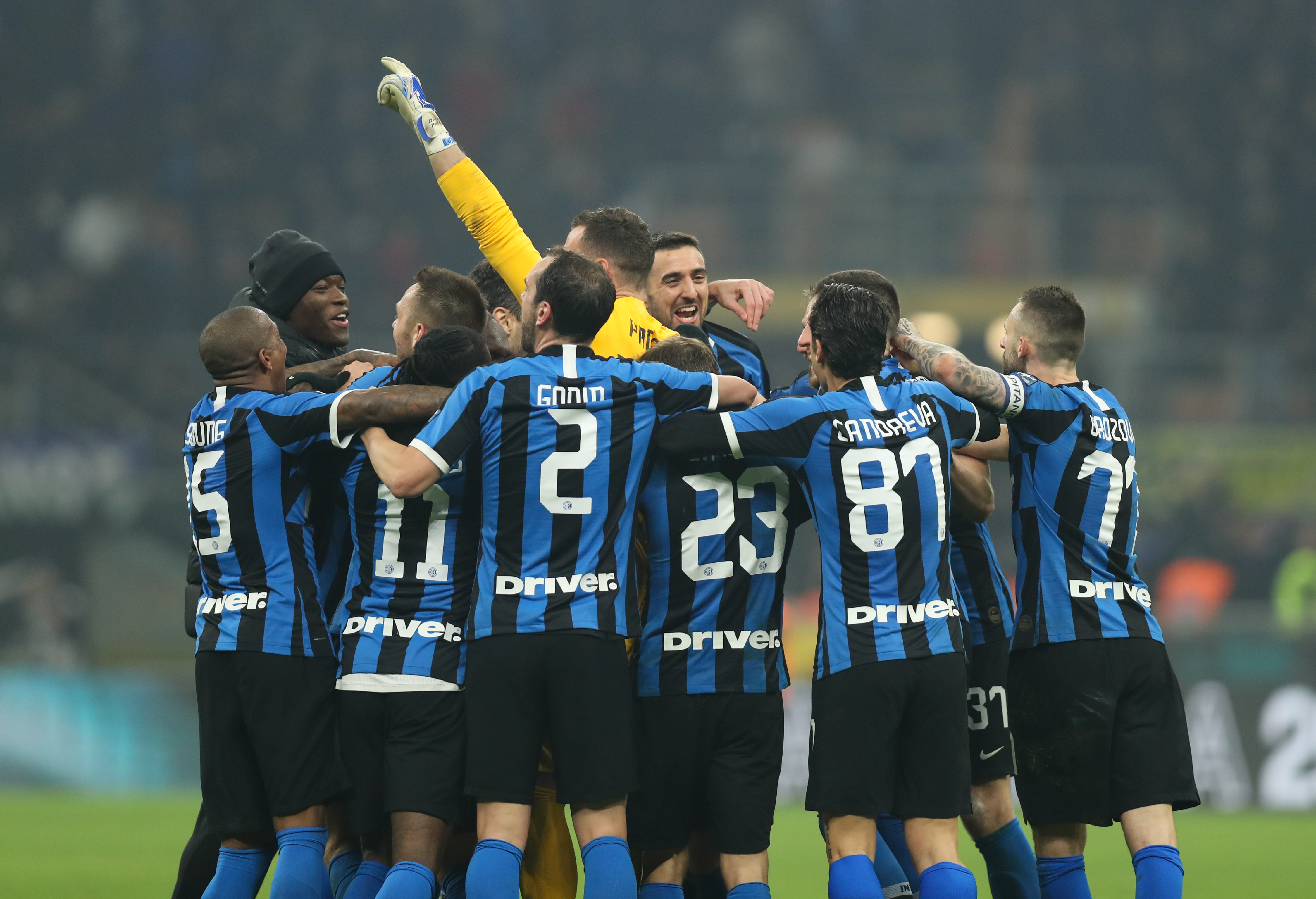 孔帕尼：给迪亚斯放了假和家人聚聚；明天赢球就接近锁定前八（孔帕尼：迪亚斯获准与家人团聚；明日若胜将接近锁定前八）