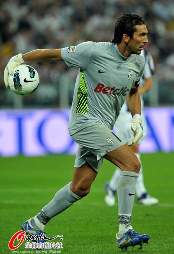 杜兰特篮下强打稳定胜局（杜兰特篮下强攻锁定胜局）