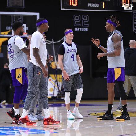 东契奇推动湖人交易字母哥，詹姆斯或否决（东契奇力推湖人求购字母哥，詹姆斯或将否决）