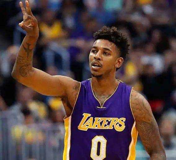 NBA新秀观察：状元秀首场表现,（NBA新秀速览：状元首秀表现一览）